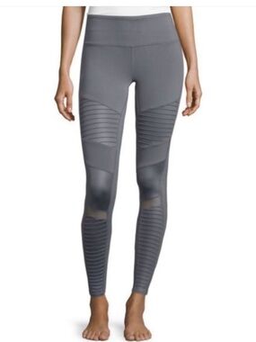 ALO Gunmetal GreyYoga Moto High-Waist Ribbed Panel Leggings. Sooo cute!!😍